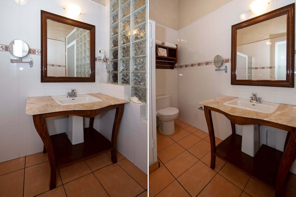 Hotel Senorial 32/50