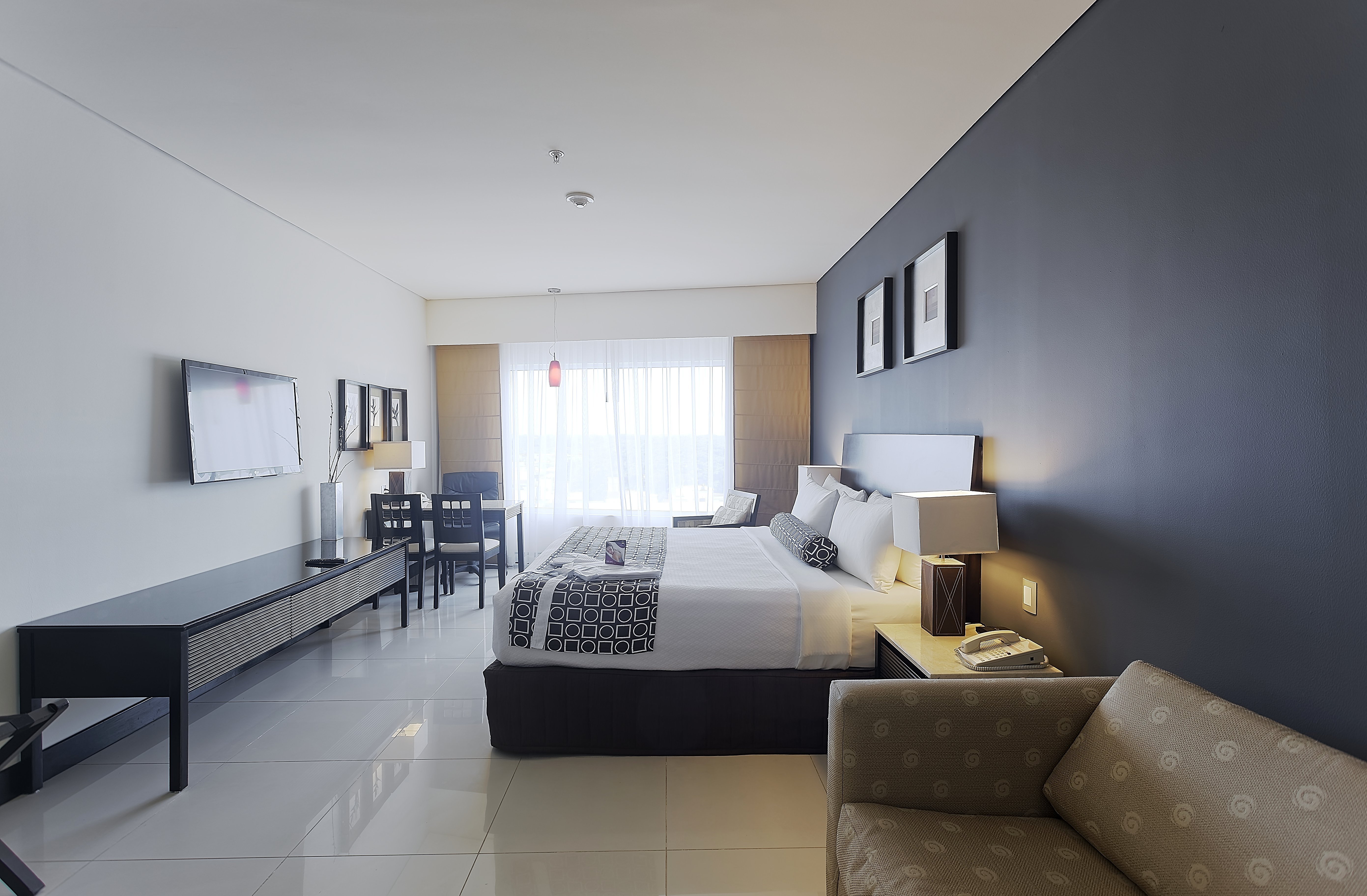 Crowne, Suite, King Bed