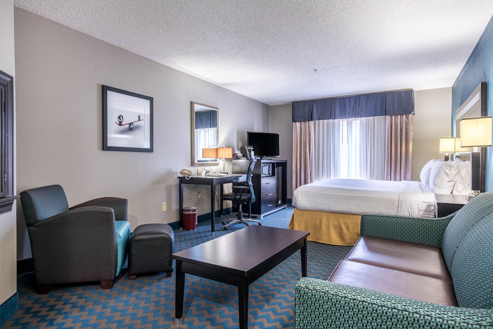 Holiday Inn Express Suites Roanoke Rapids Se 42/72