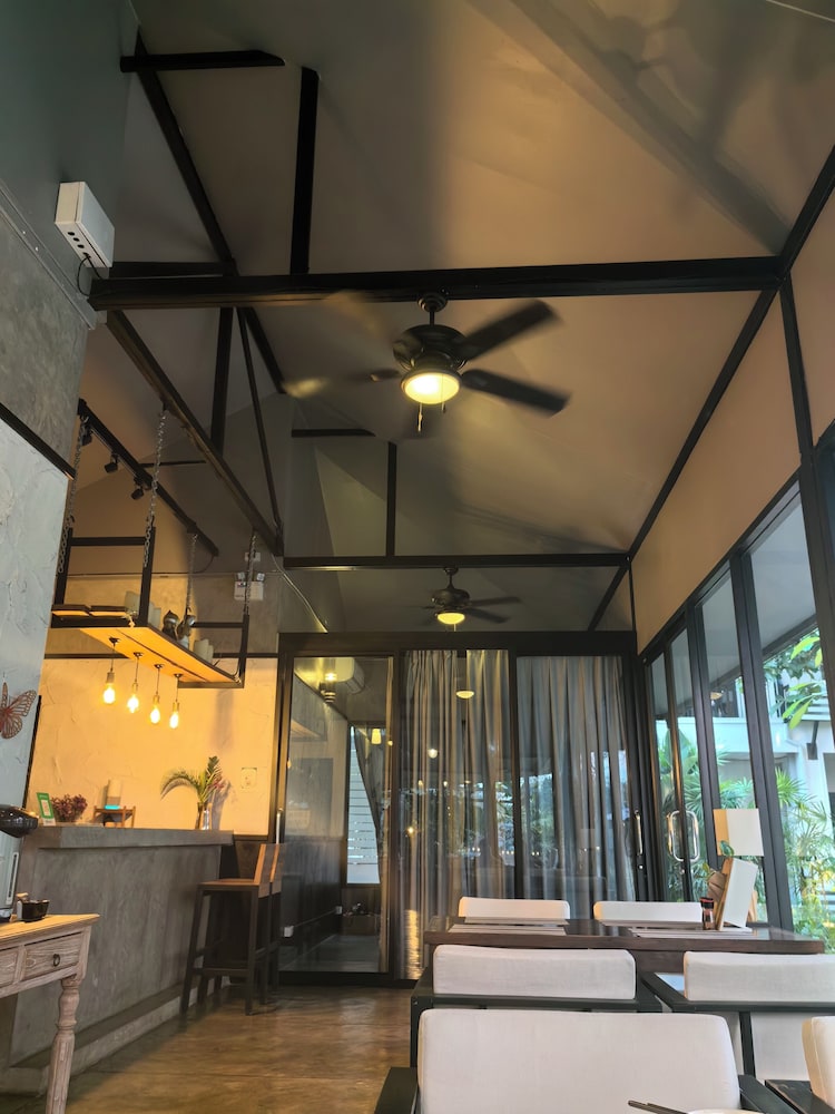 Sannot Riverside Boutique Hotel 45/71