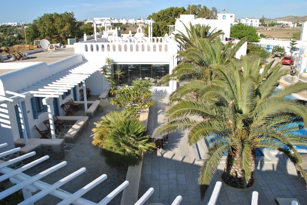 PETINAROS HOTEL 58/69