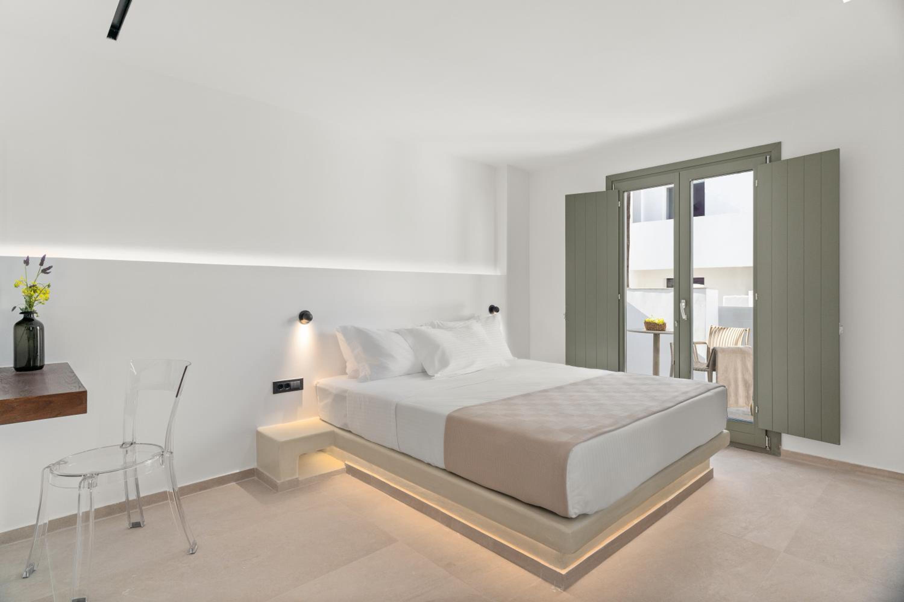 Dream of Paros 15/18