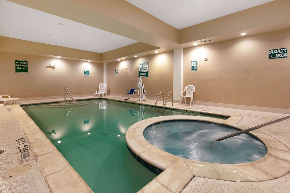 swimming pool spa