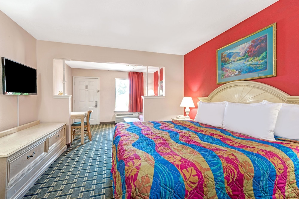 Days Inn & Suites by Wyndham Osceola AR 7/19