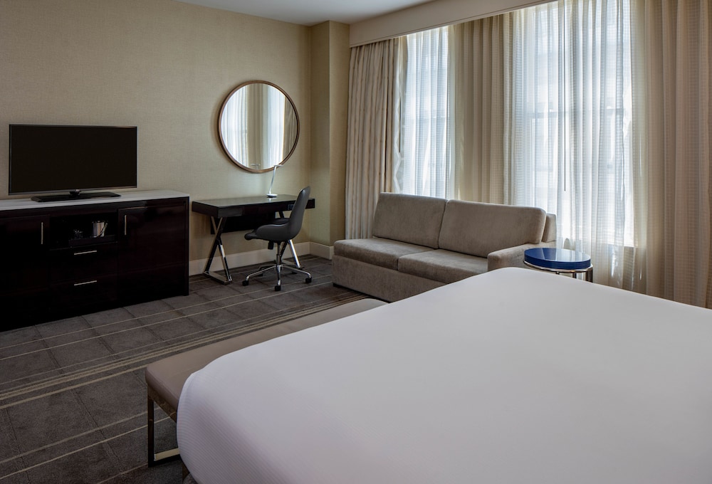 Hilton Richmond Downtown 20/73