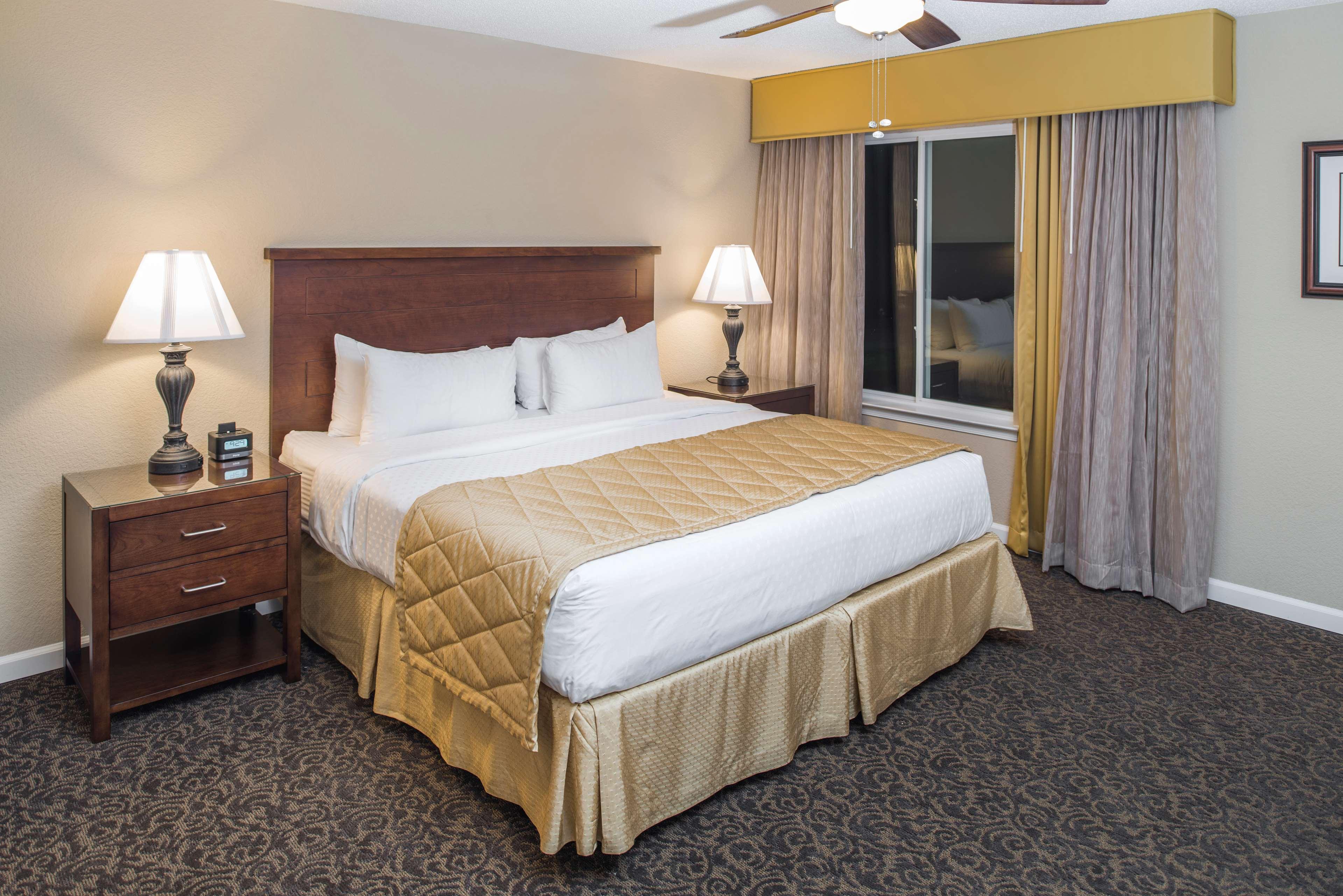 2 BEDROOMS, UPSTAIRS, SUITE, KING AND QUEEN BED, SOFA