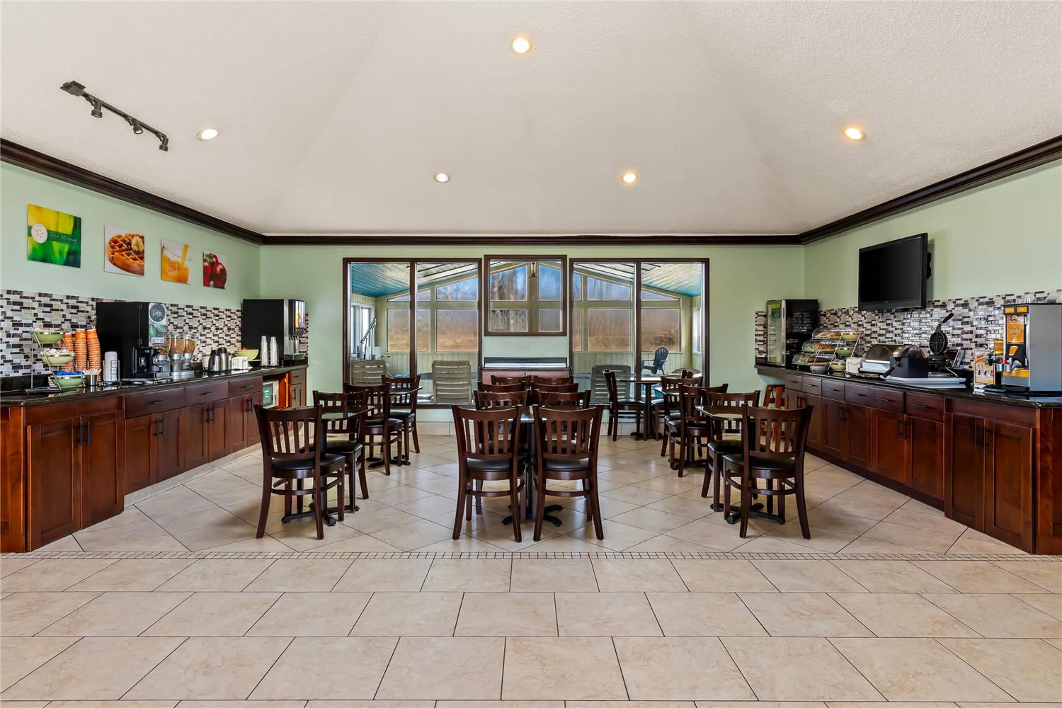 restaurant cafeteria
