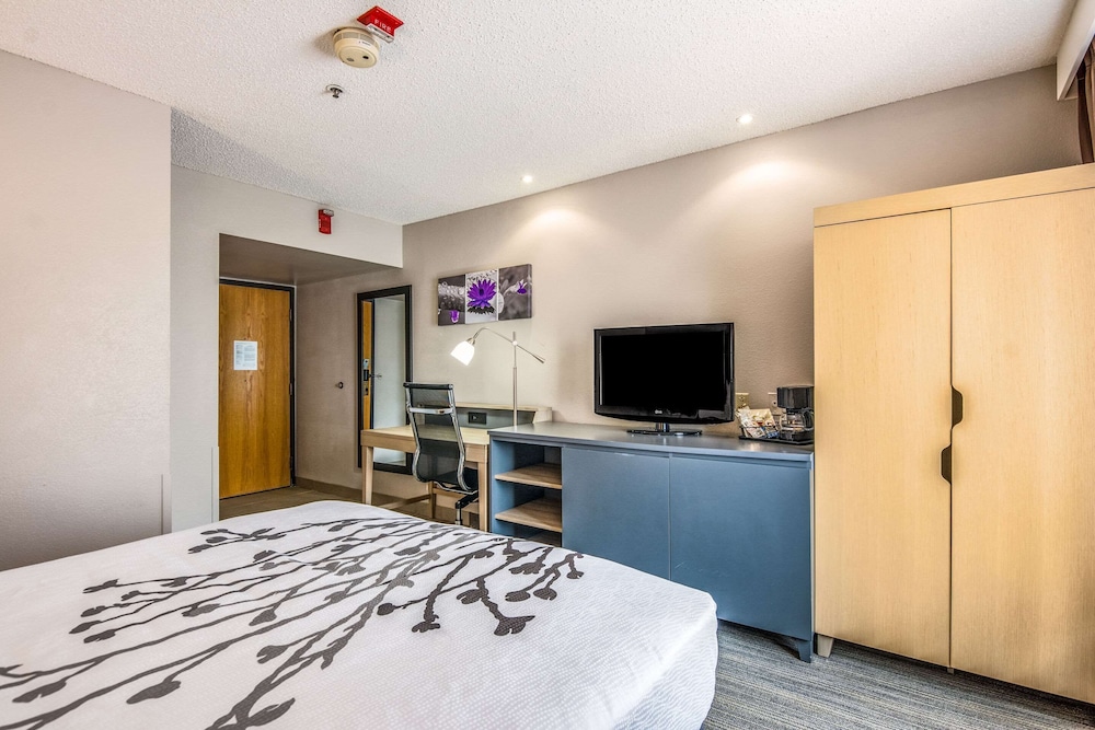 Sleep Inn Fort Mill near Carowinds Blvd. 20/46