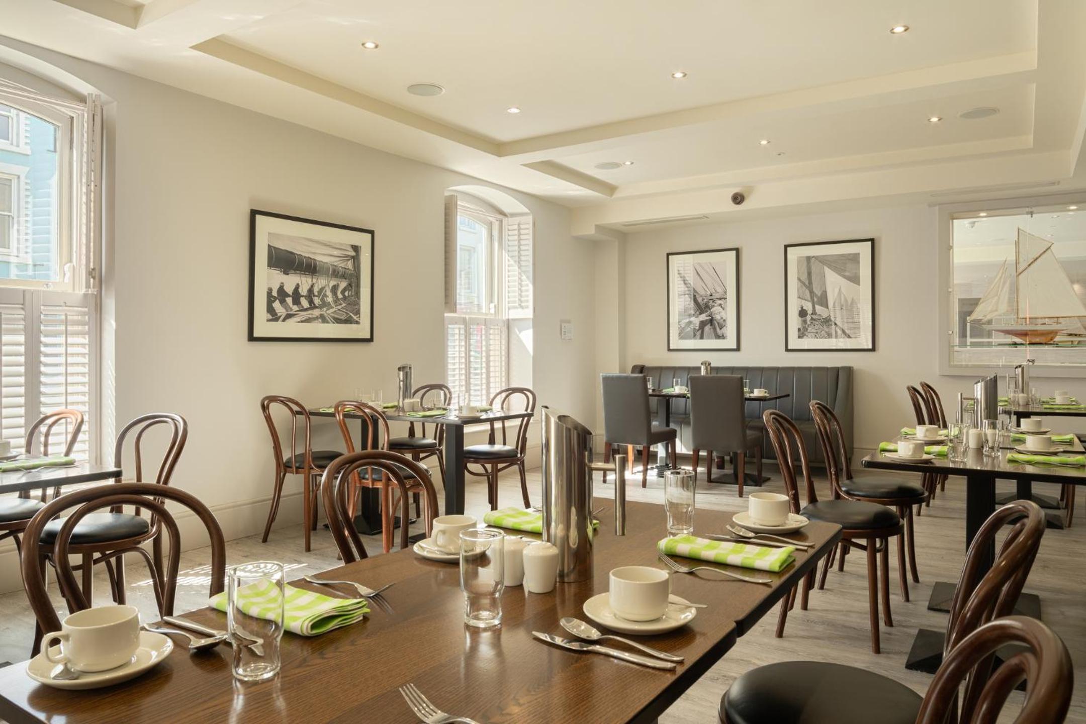 The Mariner Hotel 29/34