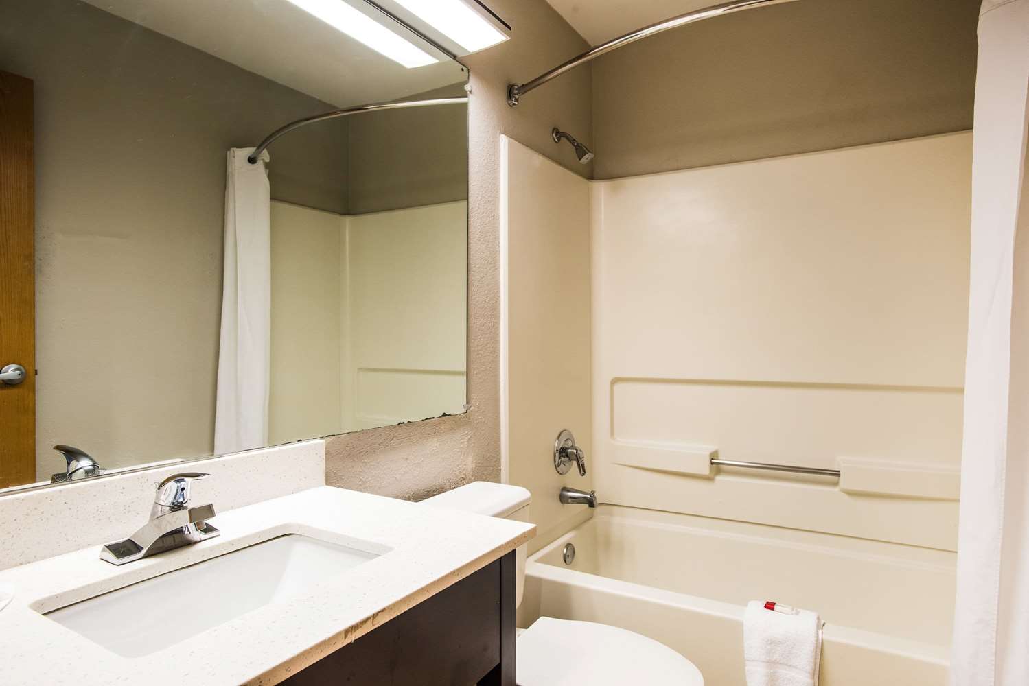 Microtel Inn & Suites by Wyndham Chattanooga/Near Hamilton Place 7/9