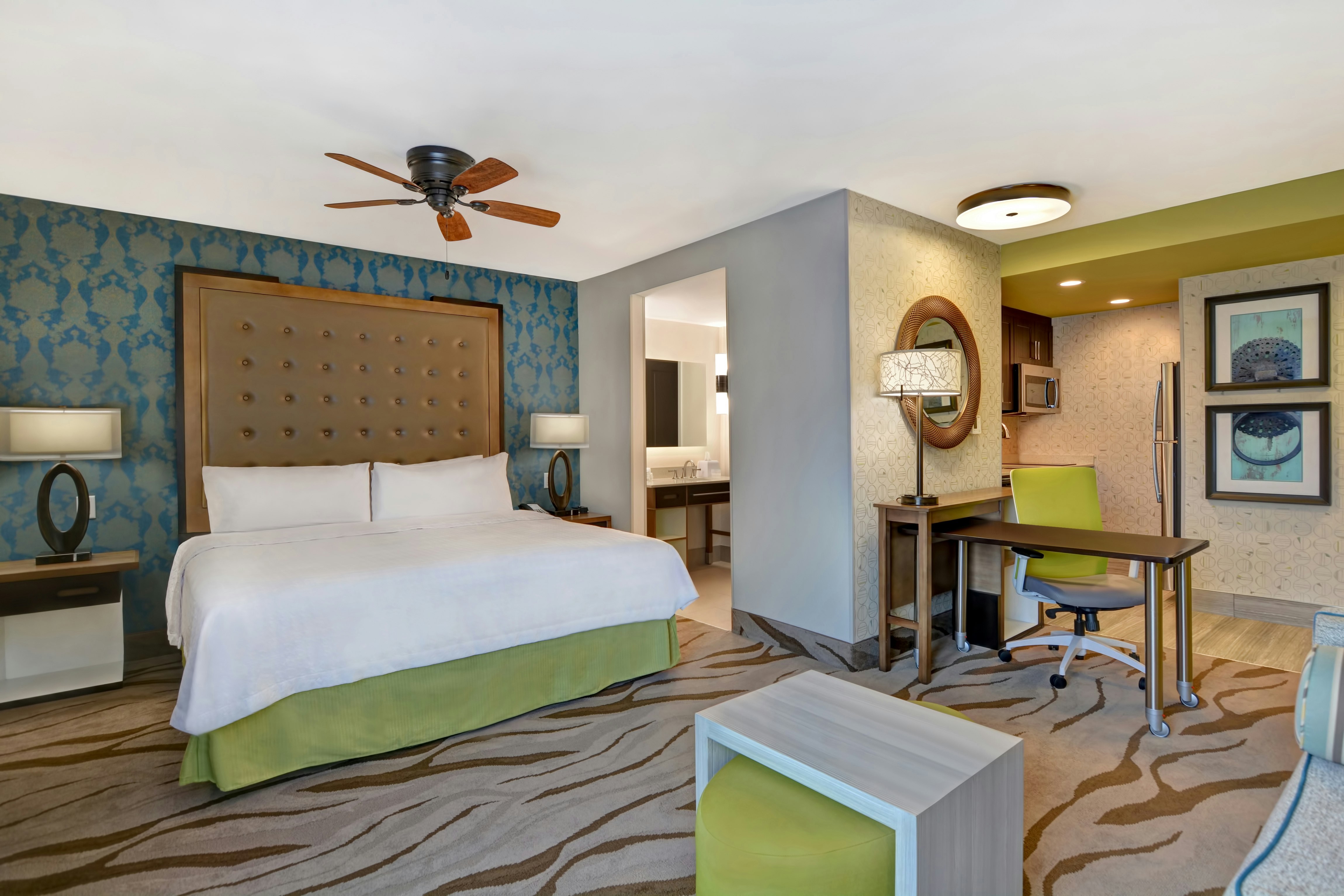 STUDIO, SUITE, KING BED