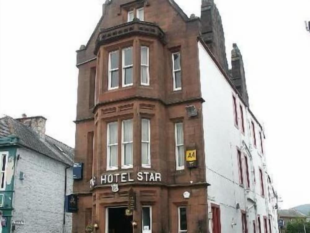 The Famous Star Hotel 1/18