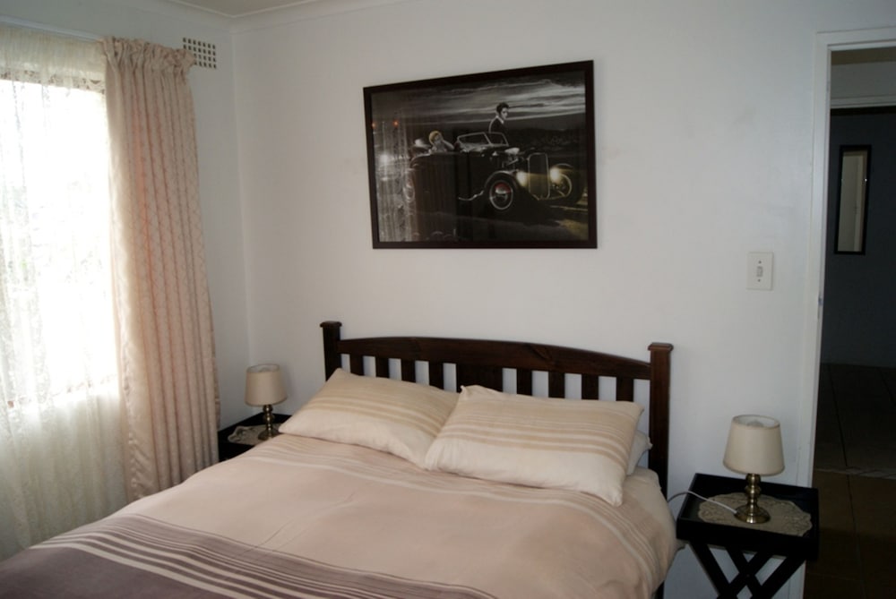 Serengeti Self Catering Units 6/34