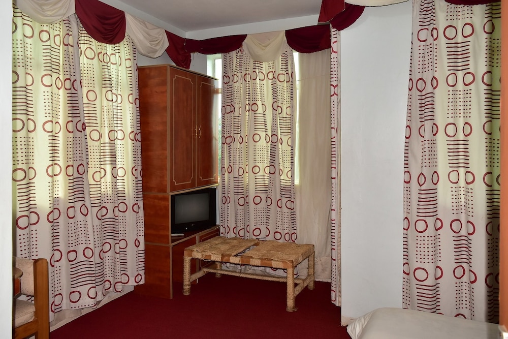 Westwood Hotel 23/43