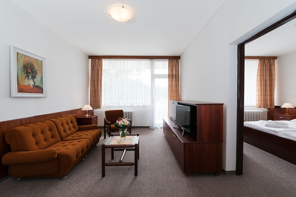 Spa Hotel Splendid Formerly Balnea Splendid Hotel 35/50