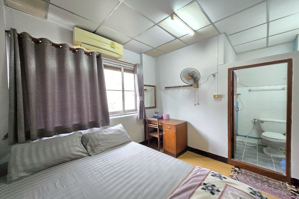 Tapae Inn Hotel 14/44