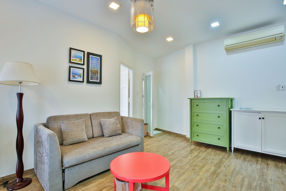 Sunflower Boutique Studio Apartment 28/44