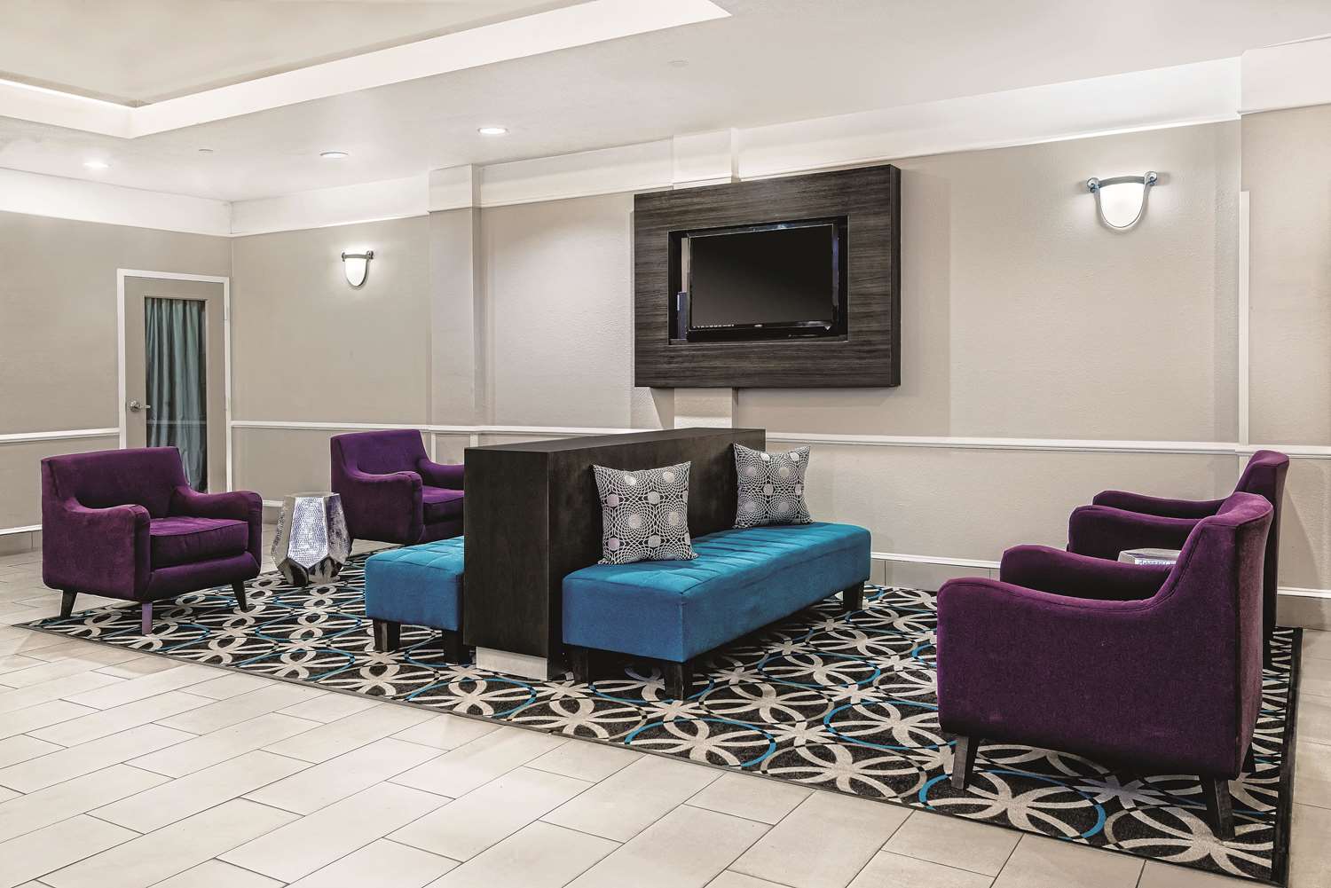 Quality Inn & Suites Rosenberg, TX 19/25