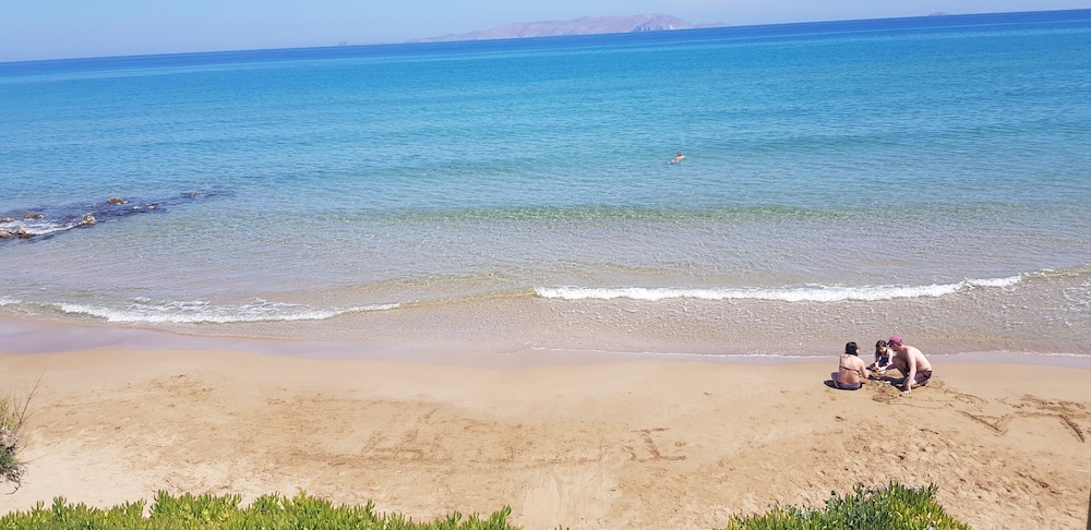Almare Beach Hotel 35/50