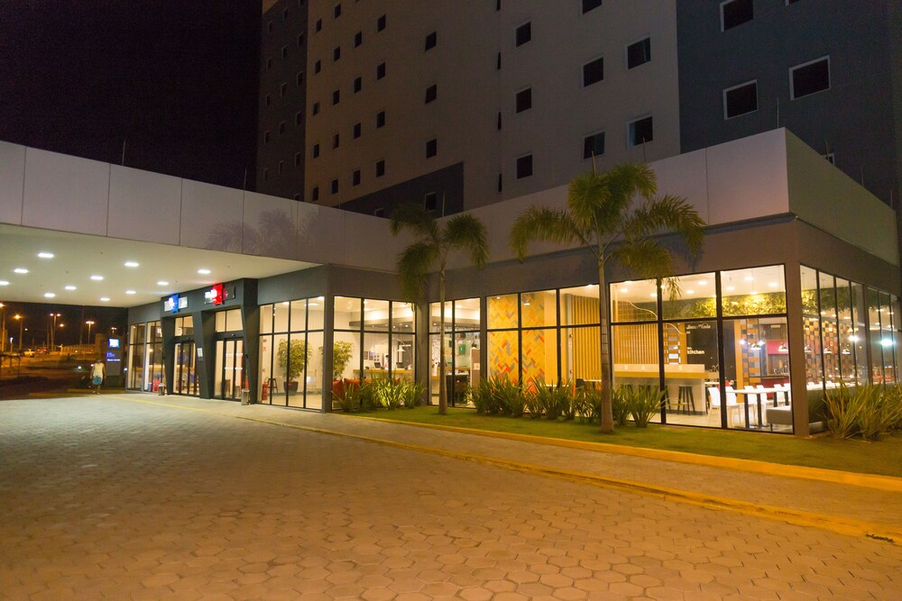 Ibis Lorena 8/61