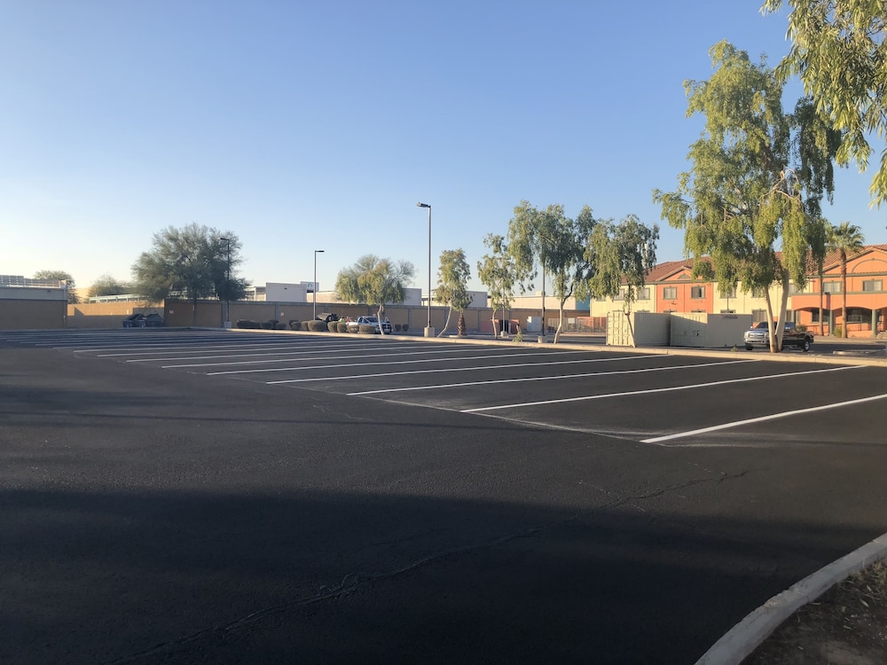Baymont by Wyndham Phoenix I-10 near 51st Ave 31/55