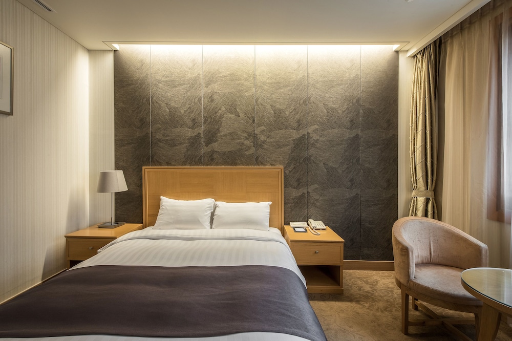 Shangria Beach Tourist Hotel 9/50