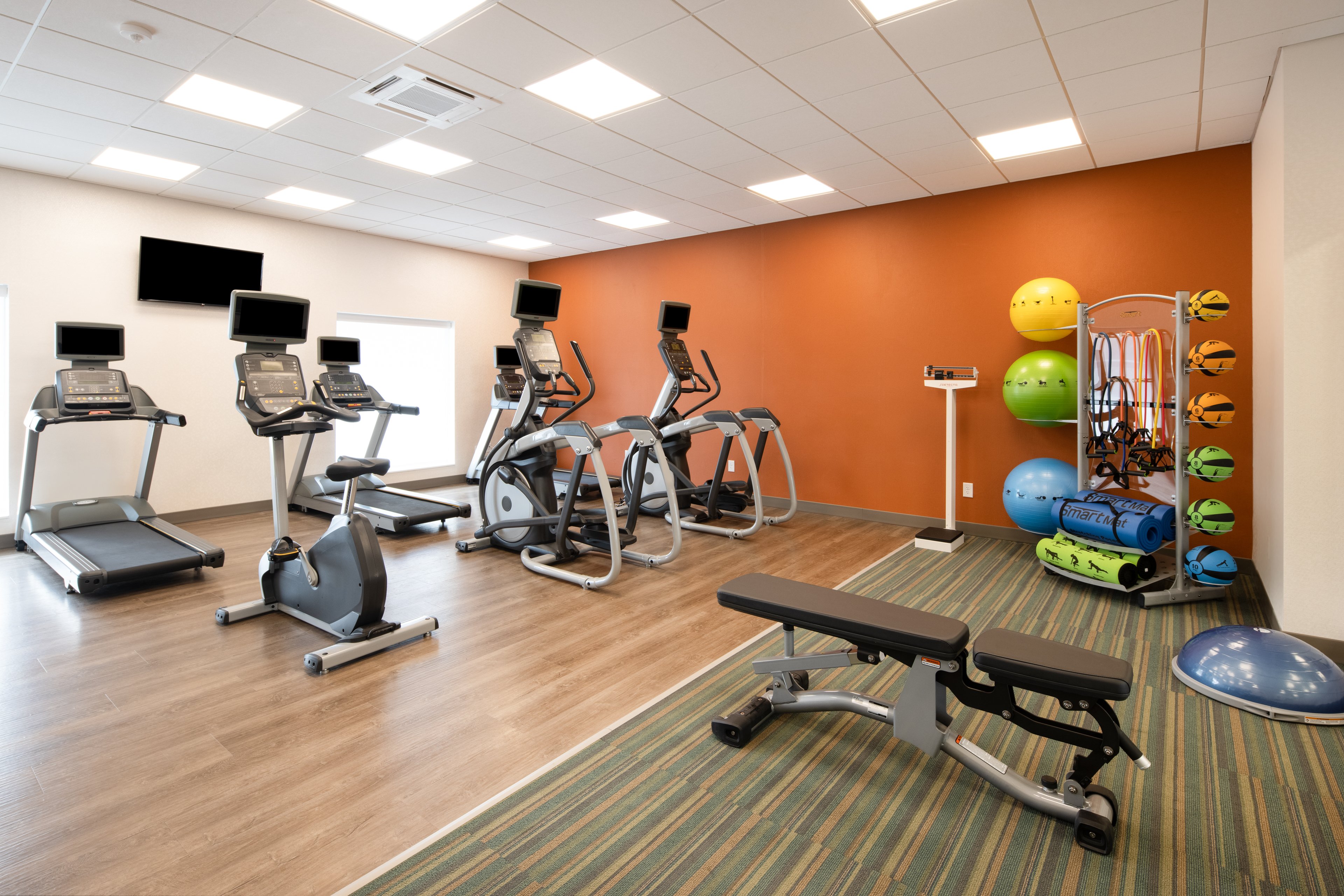 Holiday Inn Express & Suites Ft Myers Beach-Sanibel Gateway 12/23