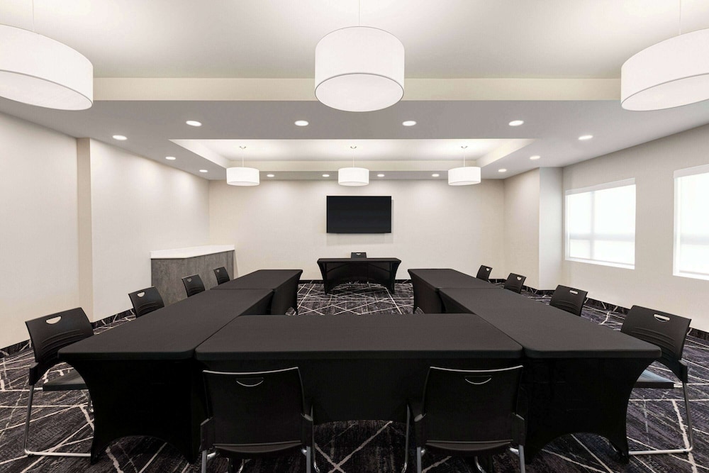 Microtel Inn & Suites by Wyndham Boisbriand 26/35