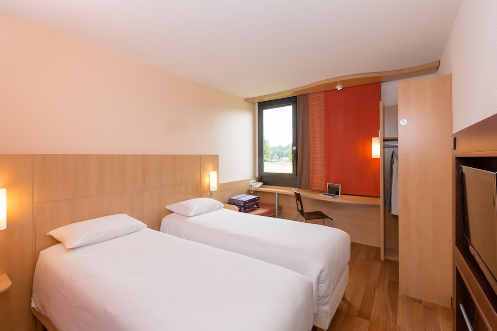 Ibis Guingamp - Coeur De Bretagne 27/63