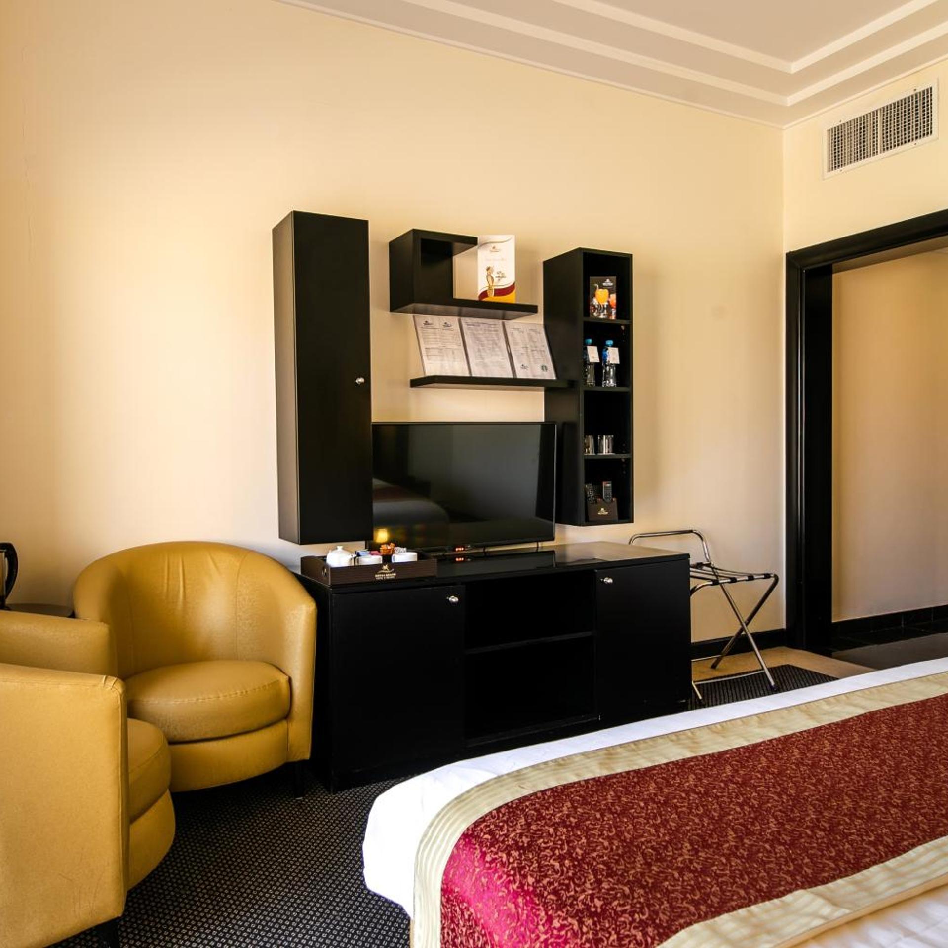 Royal Beach Hotel & Resort 10/50