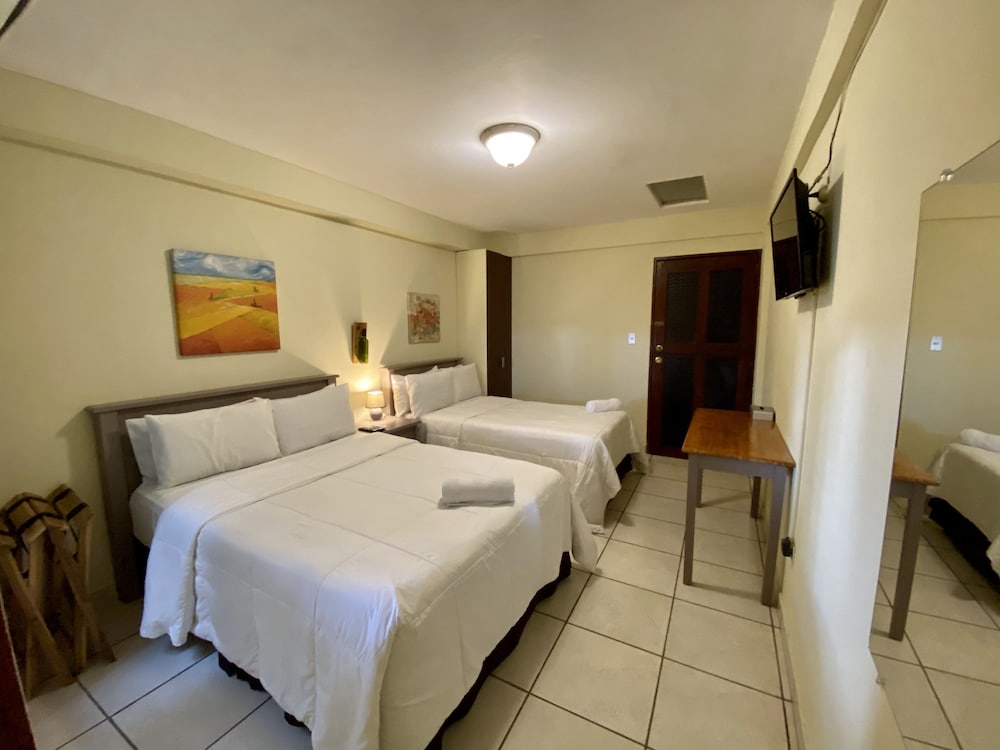 Morrison Hotel San Salvador 8/49