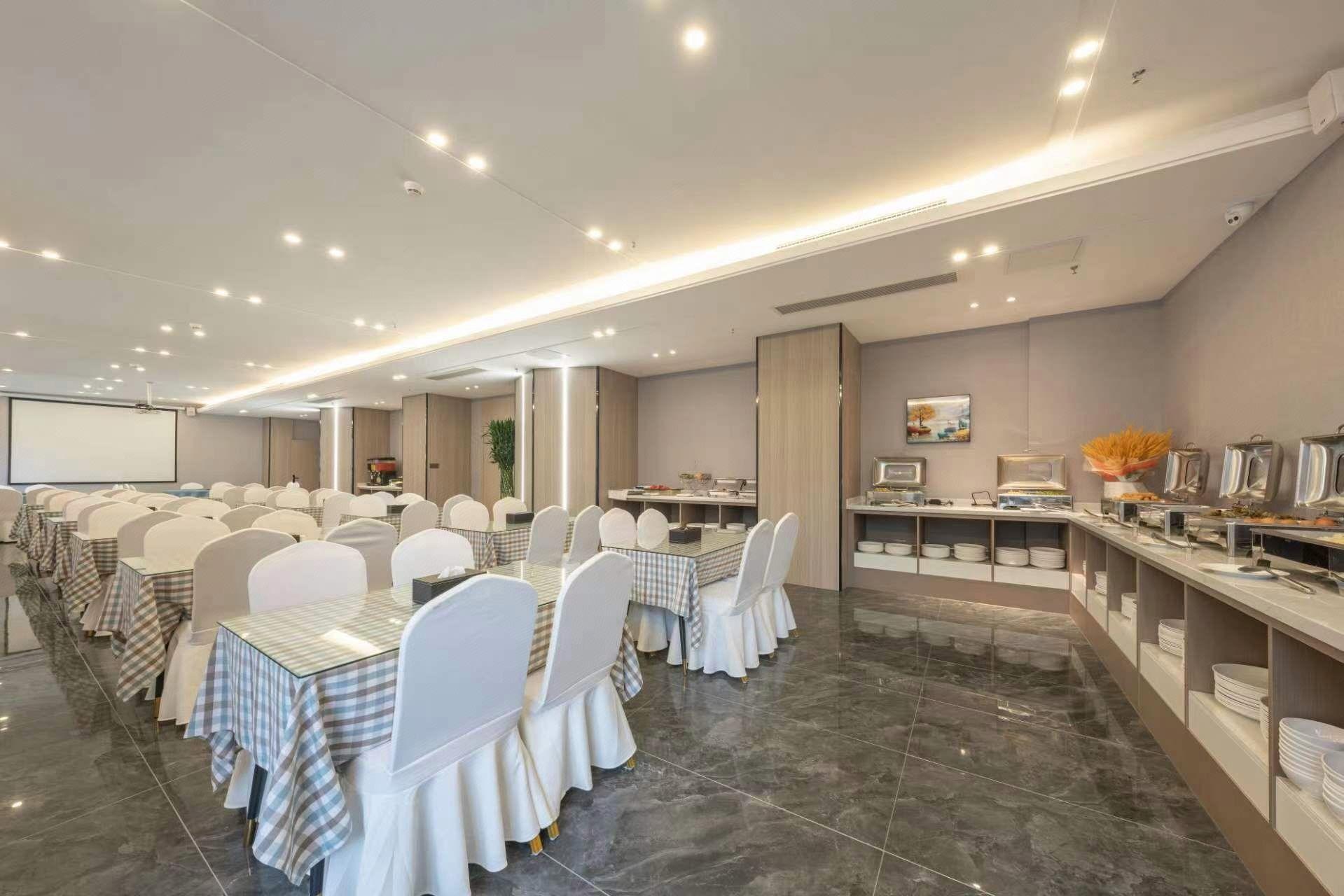 James Joyce Coffetel Hotel (Jinan West Railway Station Convention and Exhibition Center) 31/47
