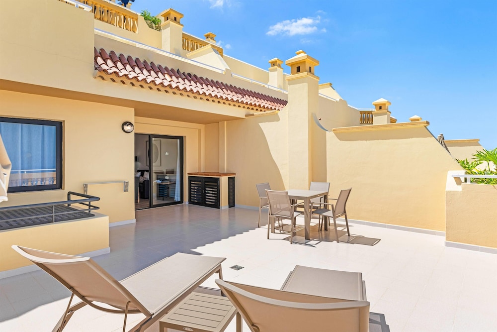 Ramada Residences by Wyndham Tenerife Costa Adeje 2/50