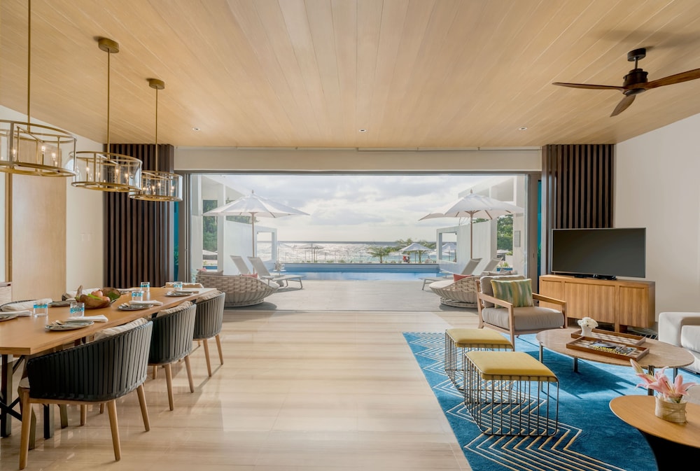 Crimson Resort & Spa Boracay 49/62