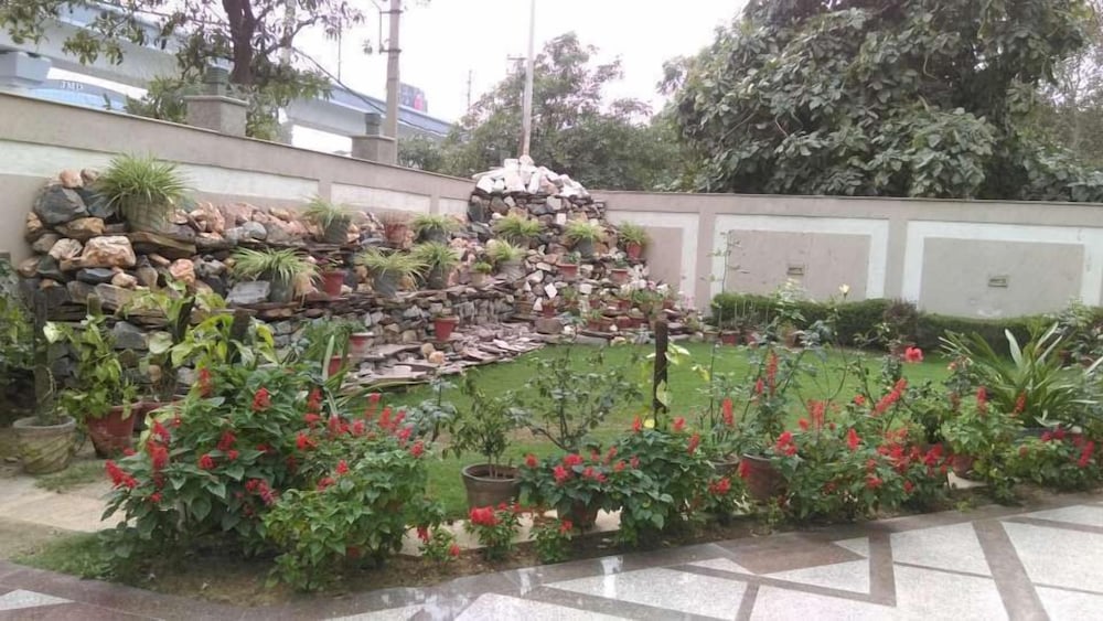 AADHAR HOTEL 26/26