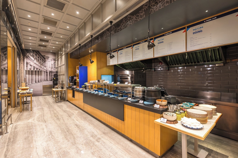Holiday Inn Express Gurgaon Sector 50 7/49