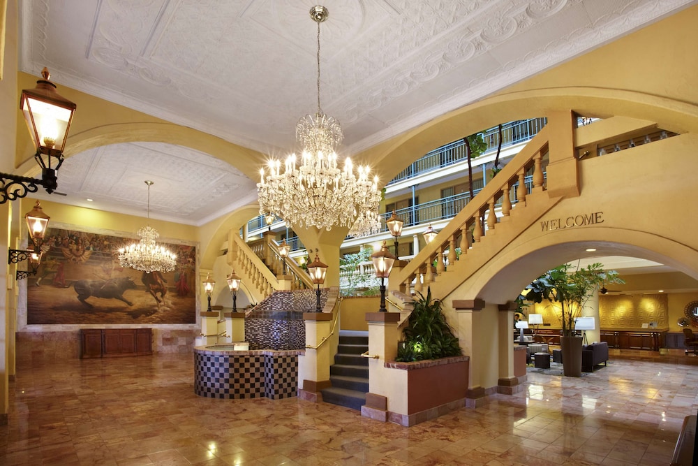 Embassy Suites by Hilton Los Angeles International Airport South 54/65