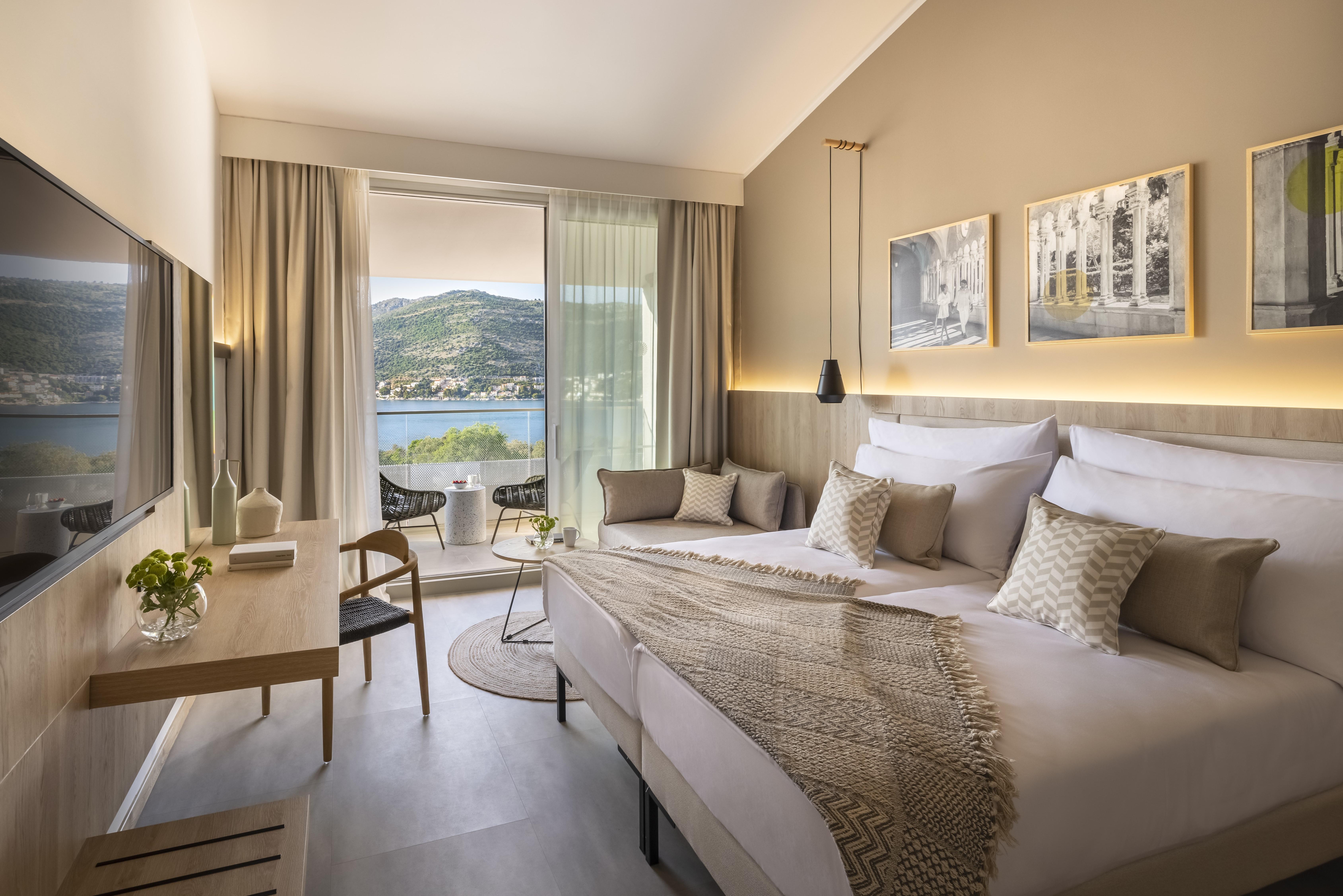 Superior, Sea Side, Balcony