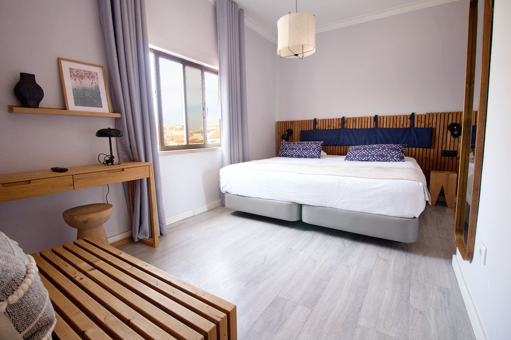 STANDARD, DOUBLE OR TWIN BED