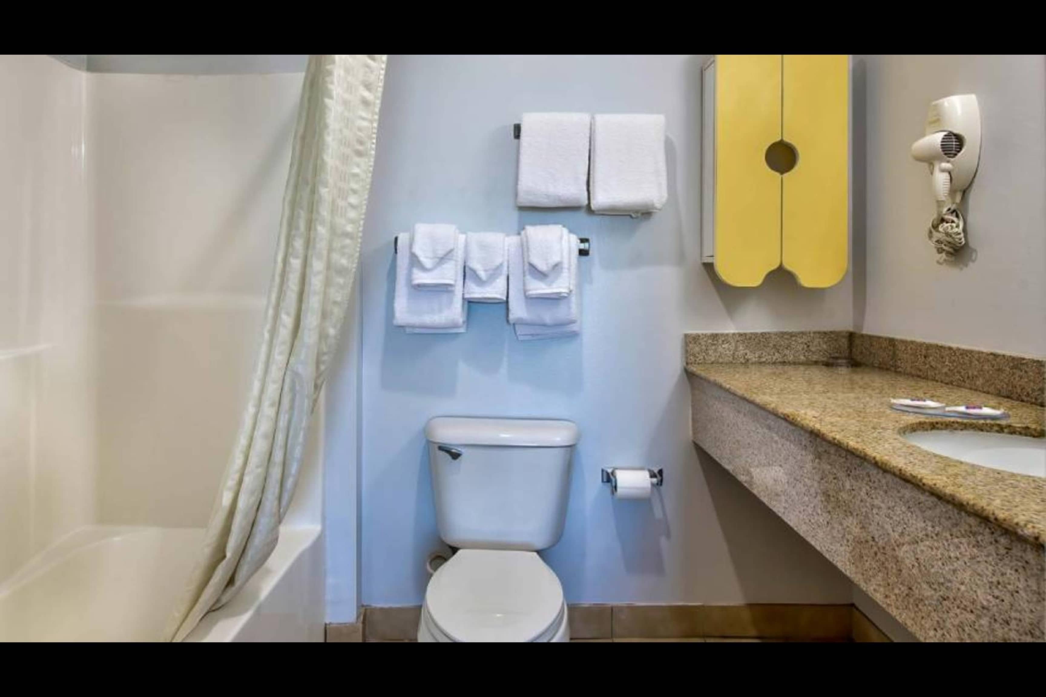 Oyo Townhouse Sulphur,LA Extended Stay I-10 24/27