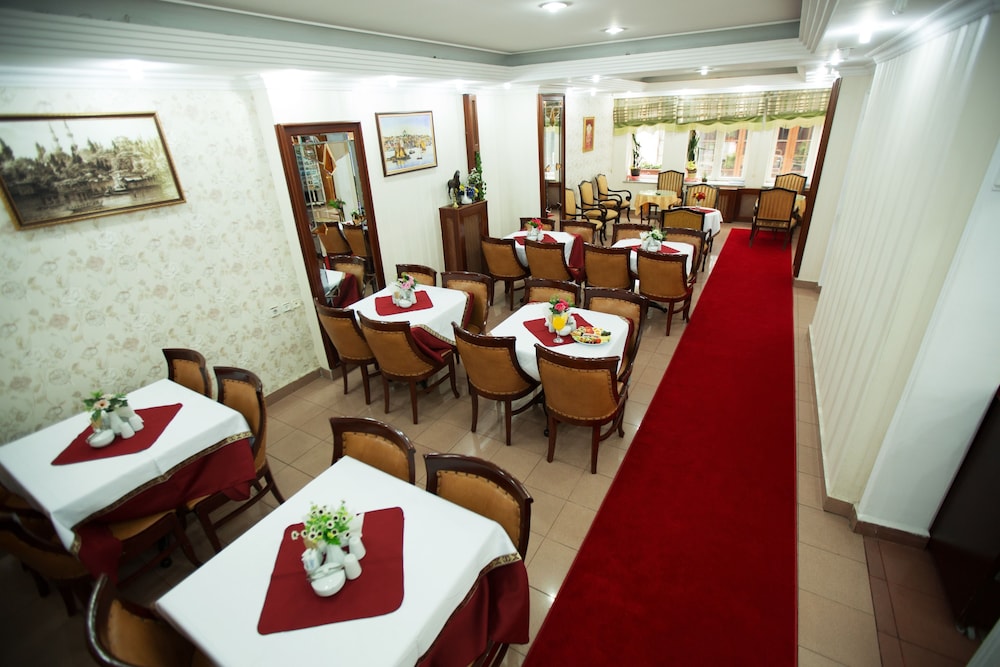 Sirkeci Emek Hotel 53/64