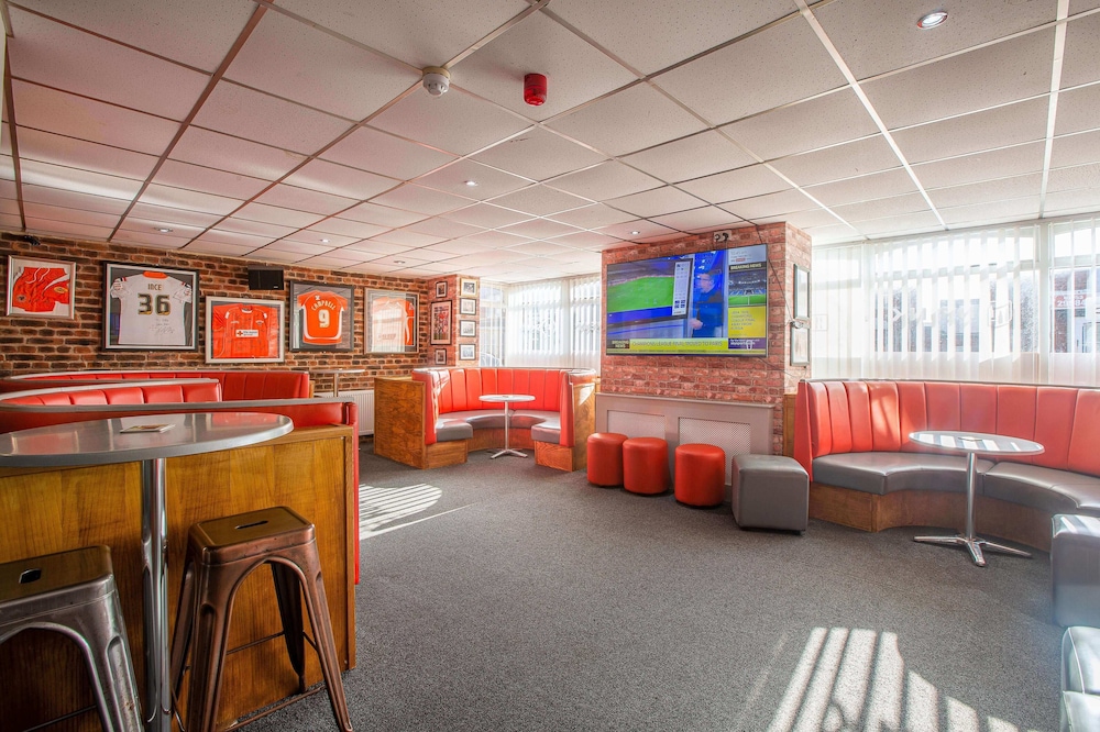 The New Sandringham Court Hotel & Norma Jeans Bar&Brasserie 28/50