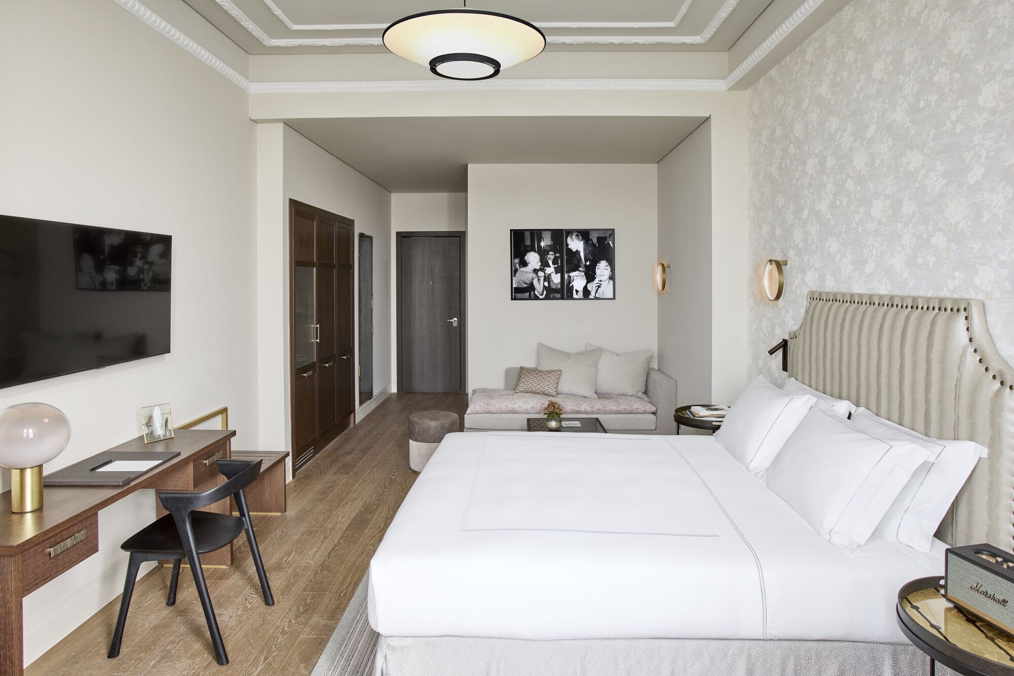 Junior Suite, Queen Bed, Sea Front, Sofa