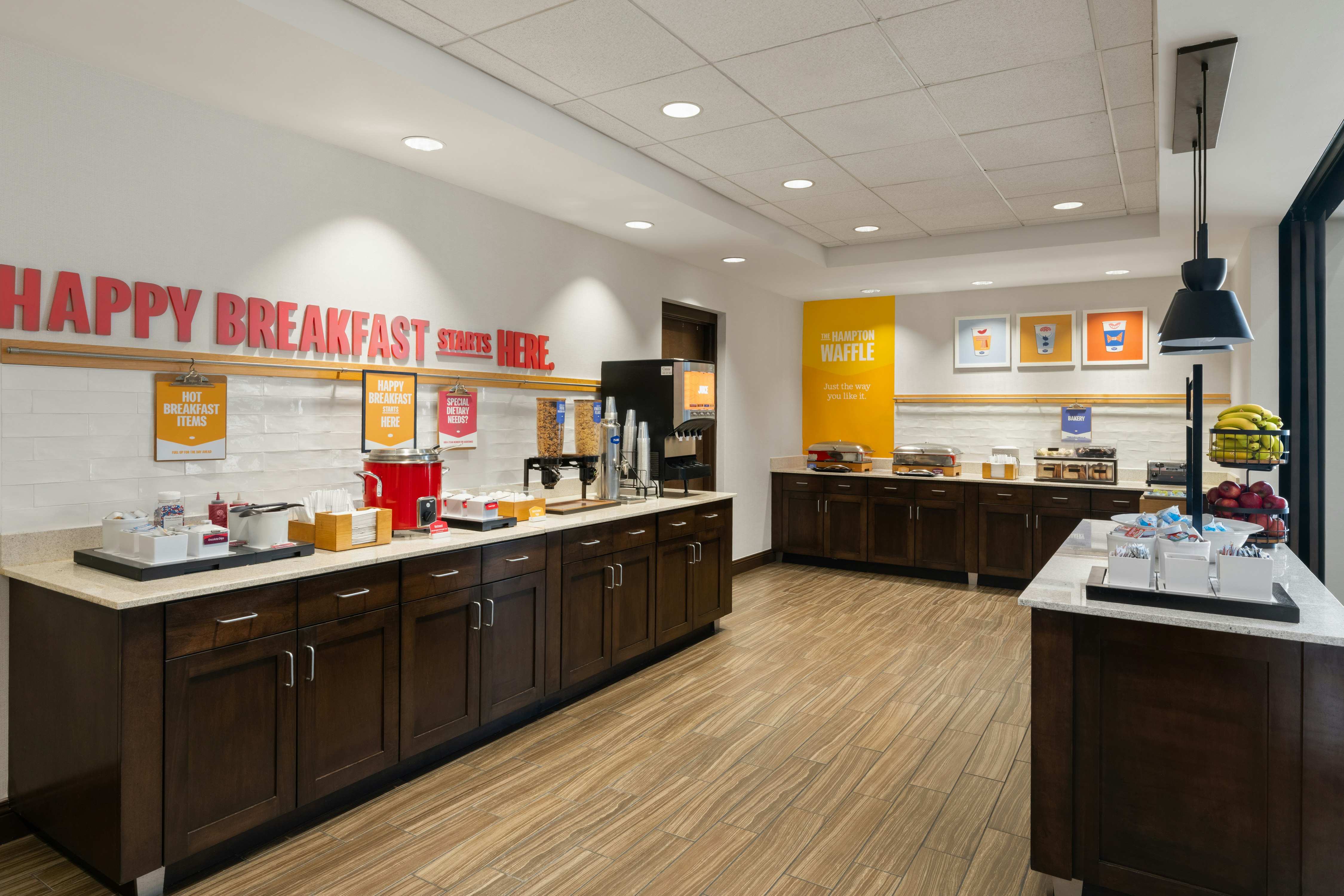 Hampton Inn Suites Deland 12/77