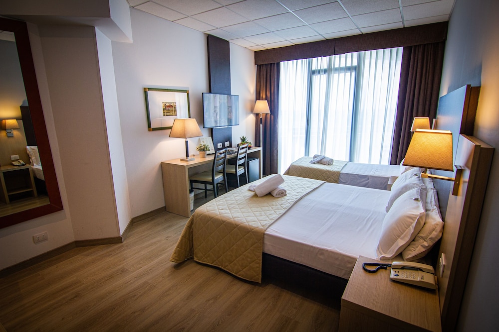 Hotel Tuscany Inn 21/76