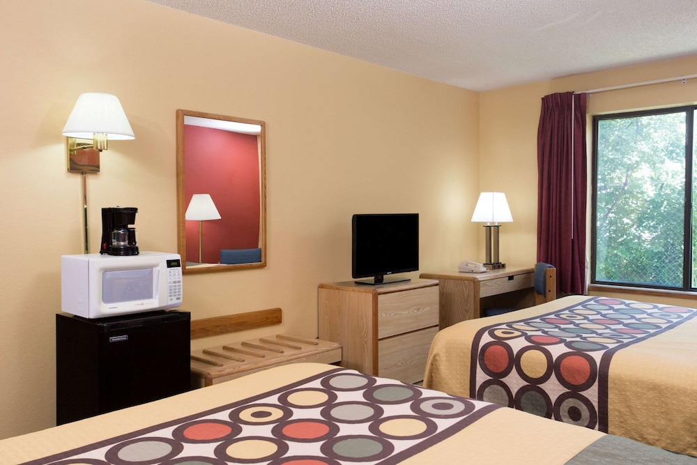 Super 8 By Wyndham Appleton 22/32