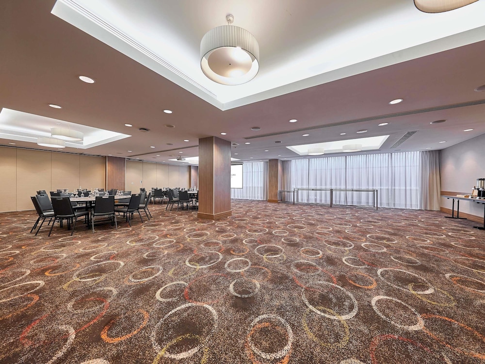 Mercure Perth 8/72