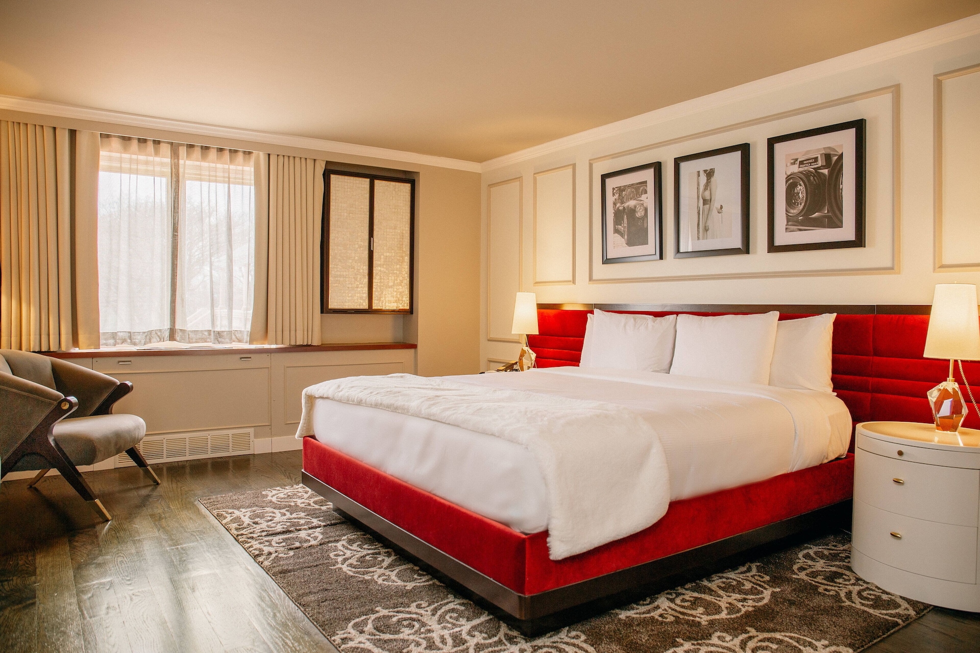 Deluxe, King Bed