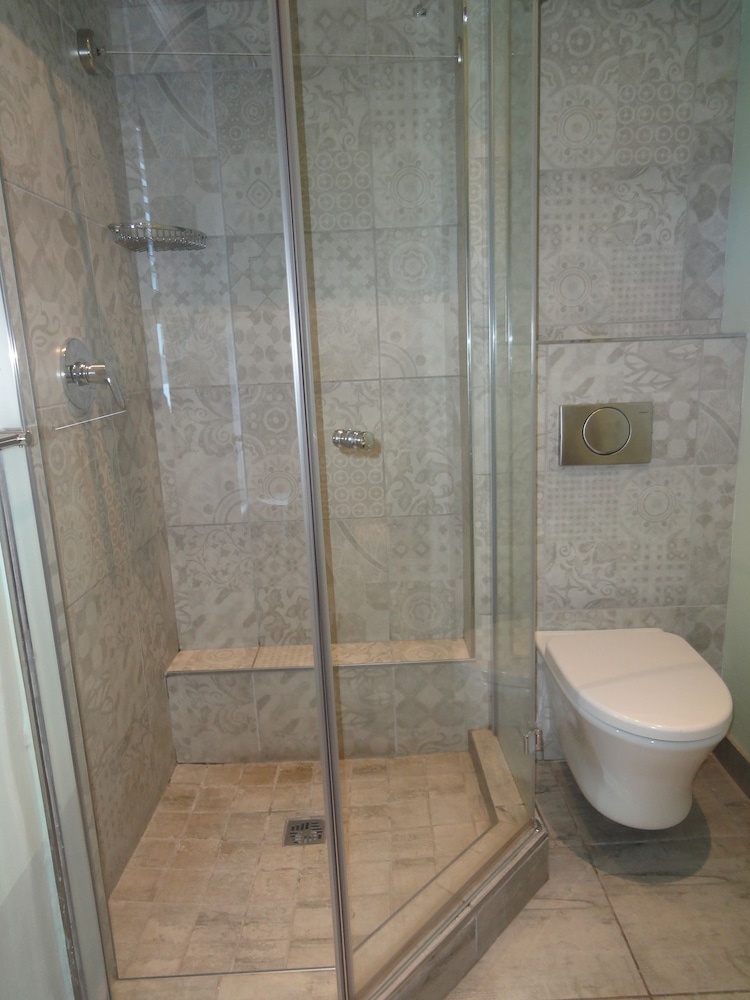 The Greenhouse Boutique Hotel 37/43
