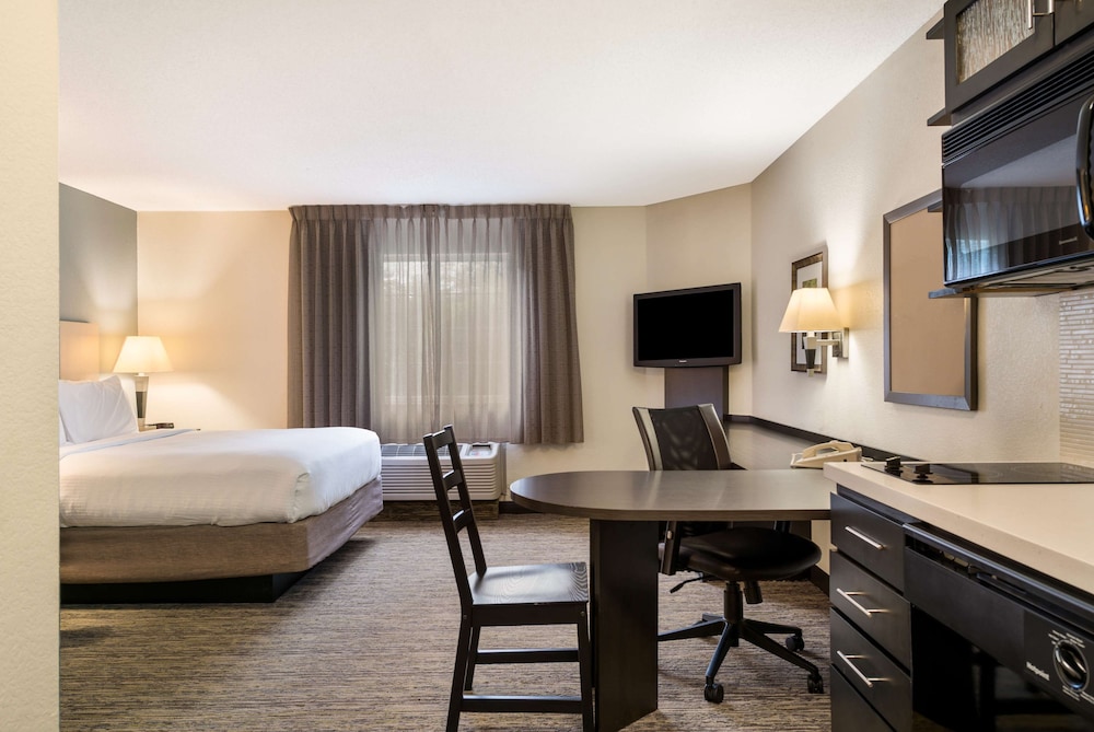 Sonesta Simply Suites Hampton 14/47
